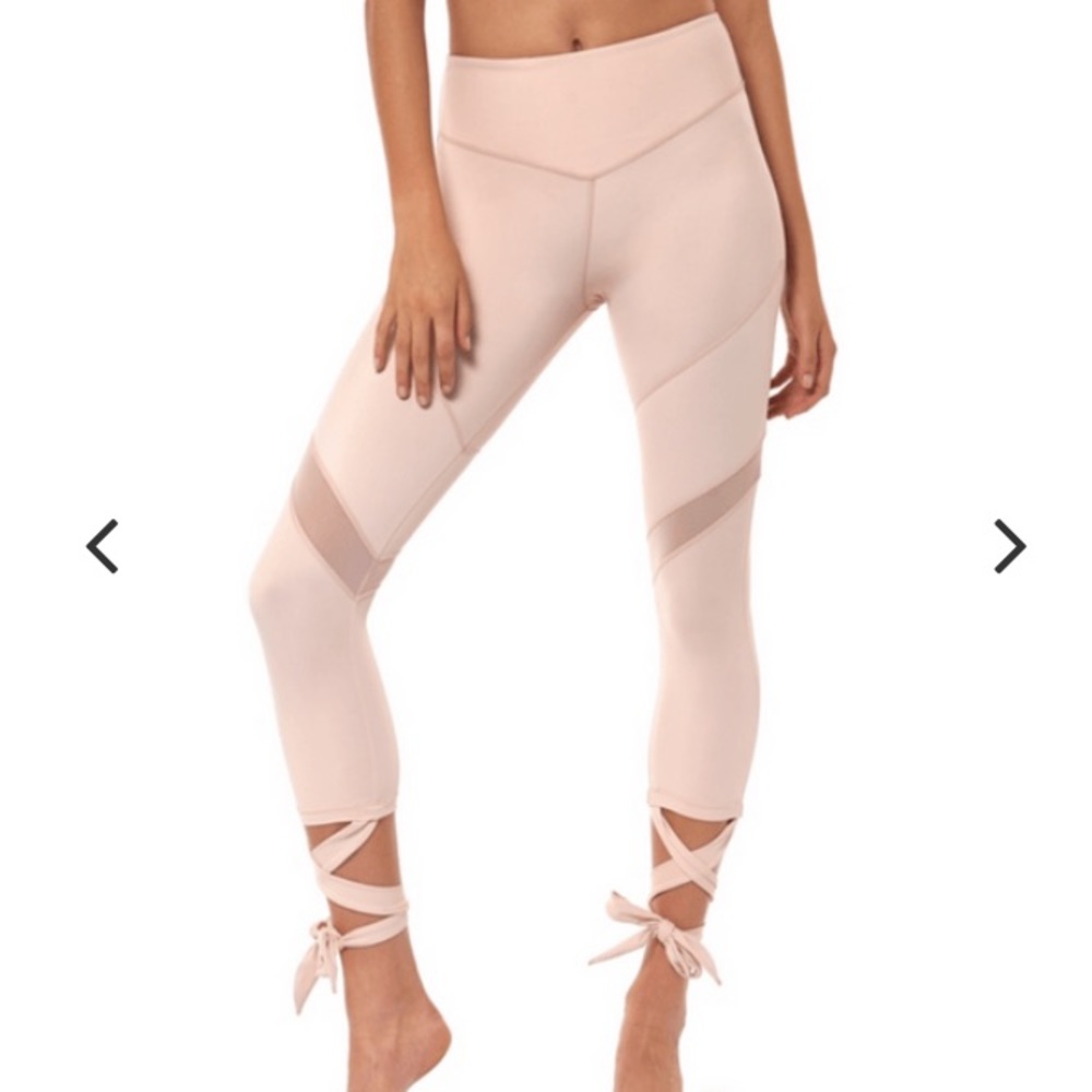 🩰 L’urv Attention Please Crop Leggings Blush 🩰